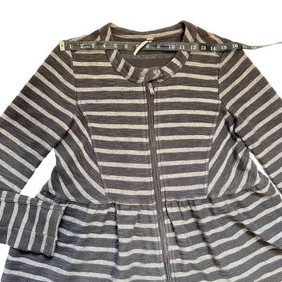 FREE PEOPLE Gray striped peplum sweater jacket Size Small zip up cotton blend - Picture 10 of 11